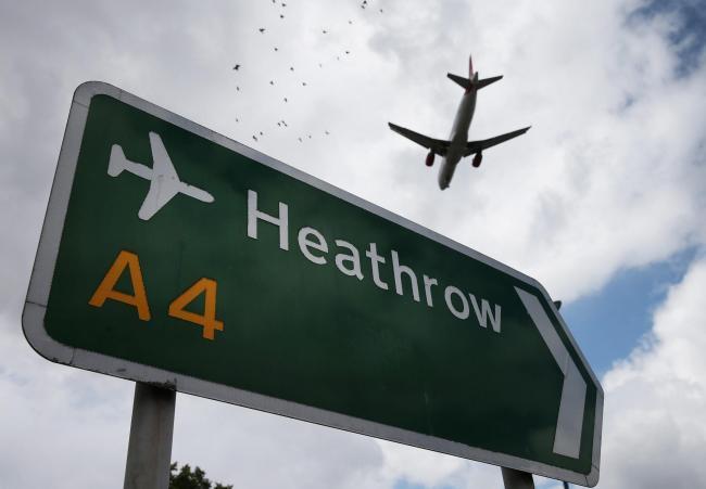 Poważny wypadek na lotnisku Heathrow - pasażerowie zmuszeni do opuszczenia samolotu