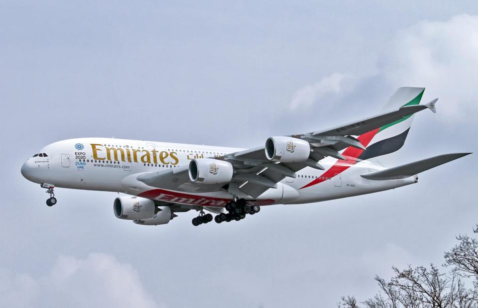 Pasażerka musiała opuścić samolot, ponieważ stewardessa usłyszała, że cierpi na bóle menstruacyjne