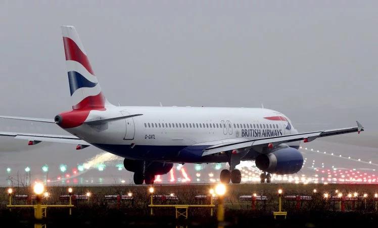 Pijany pilot British Airways wyprowadzony z samolotu w kajdankach