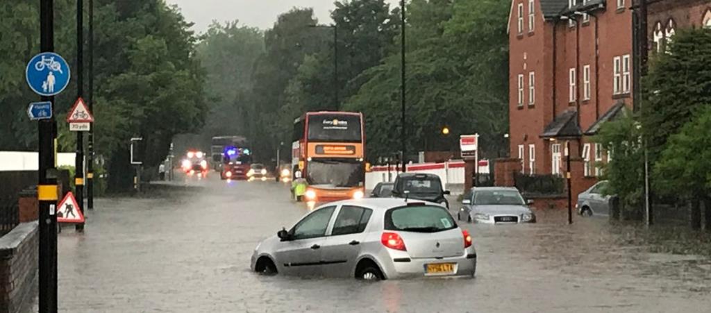 Met Office ostrzega, że burze w Birmingham mogą spowodować zagrożenie dla życia