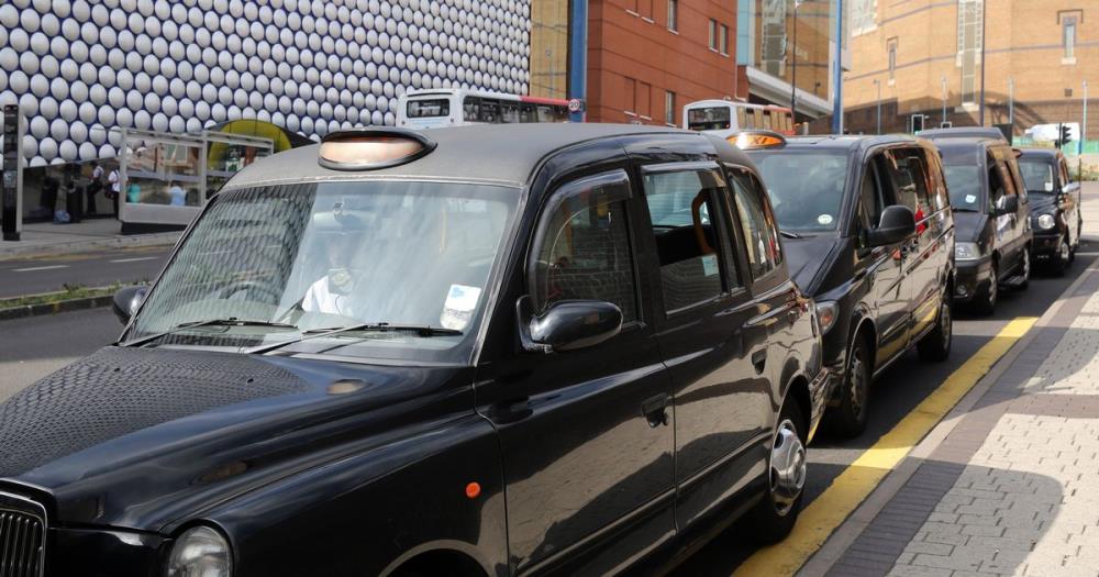 Większość rad miejskich w West Midlands nie przeprowadza testów narkotykowych wśród taksówkarzy