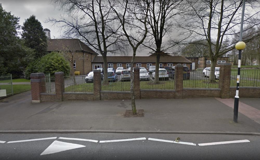 11-letnie uczennice zawieszone za przyniesienie noży do szkoły w Great Barr