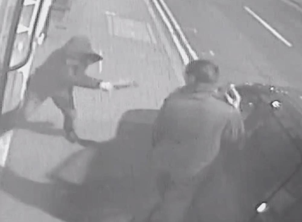 Włamali się do baru z kanapkami  w Sutton Coldfield i ukradli 40 funtów