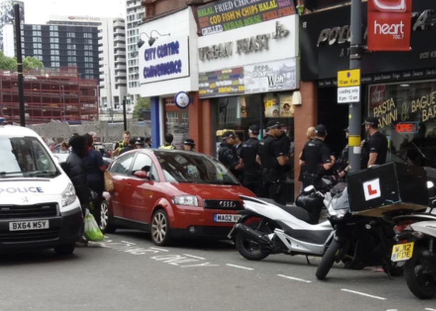 Zaatakował tasakiem do mięsa kobietę i mężczyznę na Birmingham New Street Station