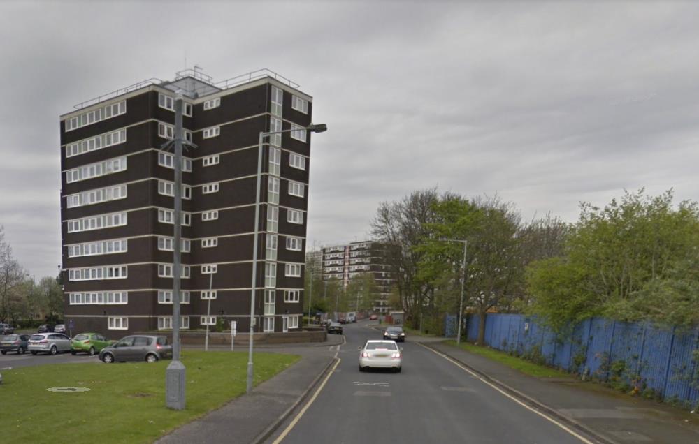 24-letni mężczyzna ugodzony nożem w Wolverhampton.