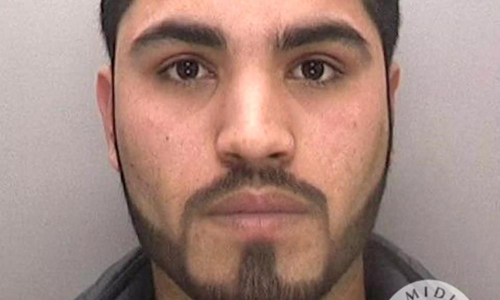 Policja poszukuje 21-latka podejrzanego o zabójstwo dwóch kobiet.