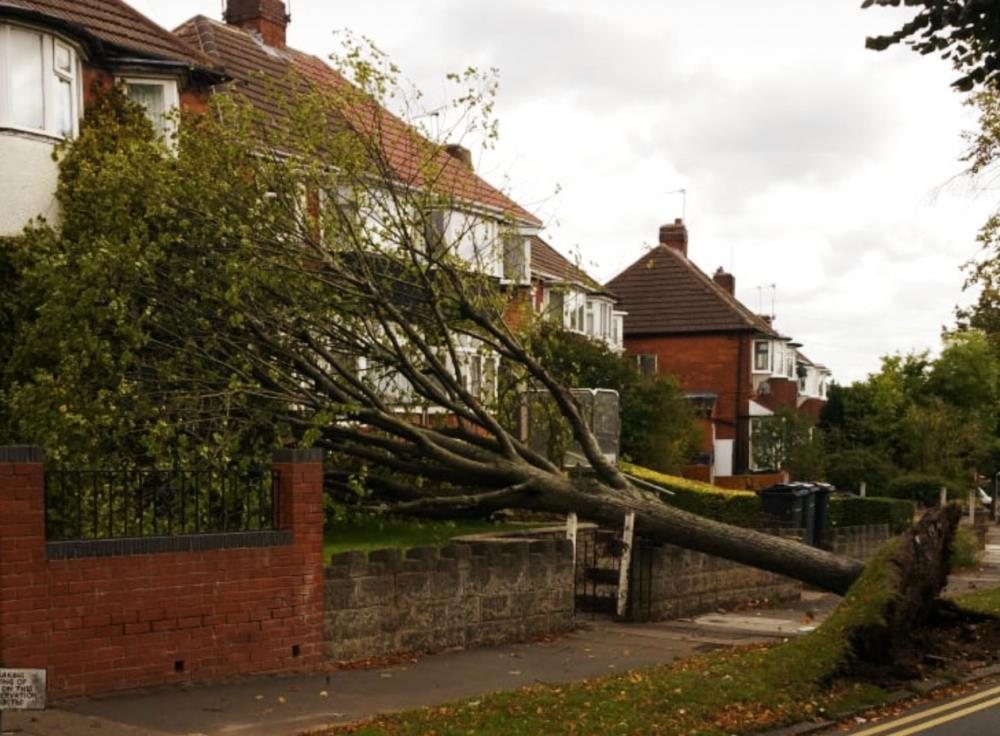 Uwaga: Ostrzeżenie przed huraganem Ali w Birmingham