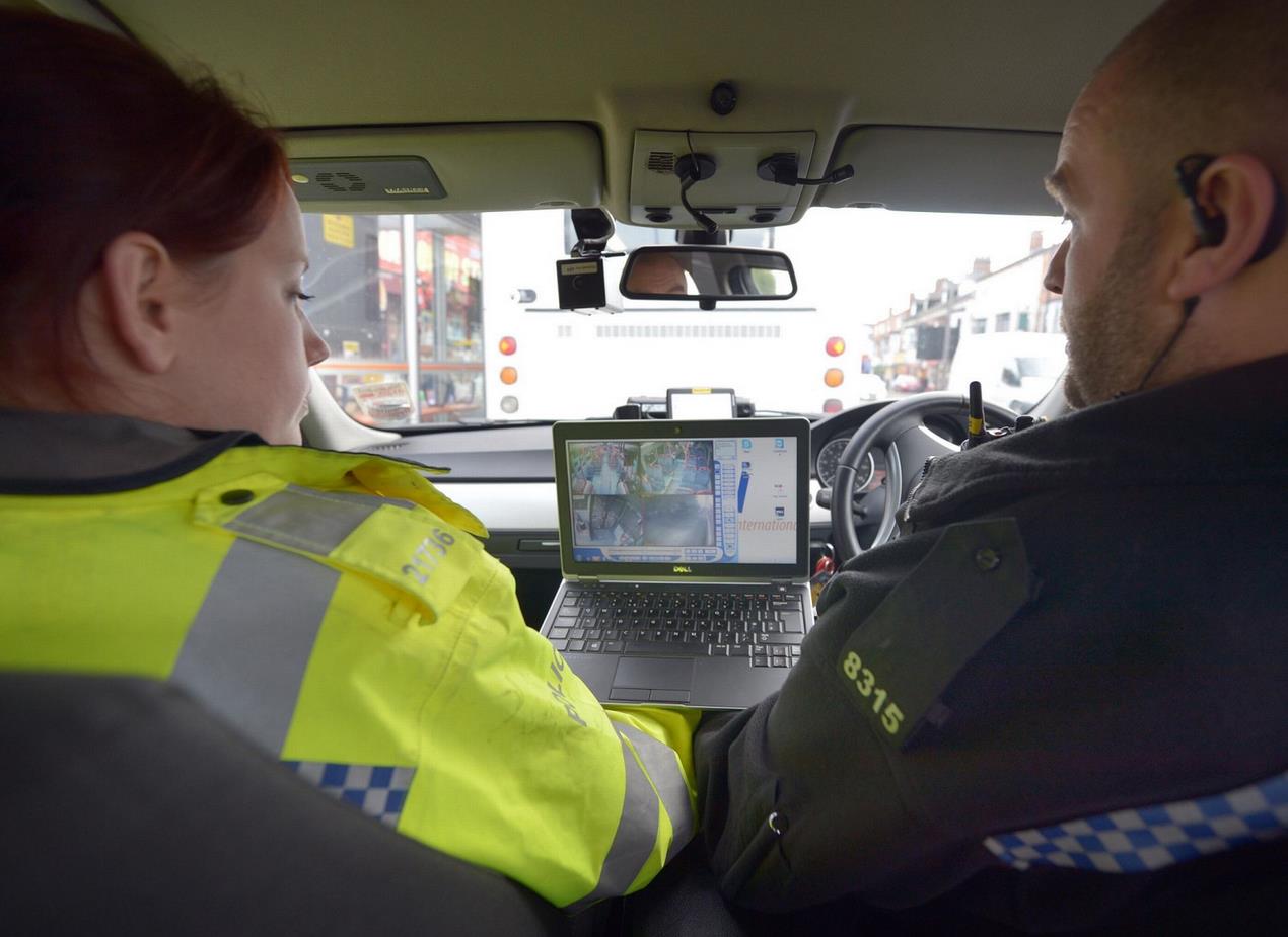 Policja  monitoruje autobusy w celu ograniczenia przestępczości