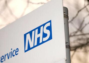 Darmowa opieka zdrowotna tylko dla imigrantów płacących podatki?