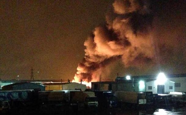 Video: Wybuchy w nocnym pożarze