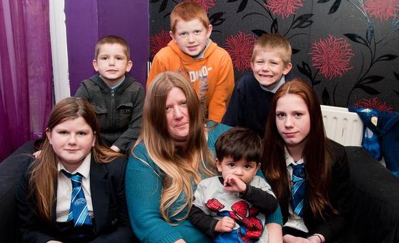 Pobiera  £2600 zasiłków miesięcznie i martwi się o swoją przyszłość