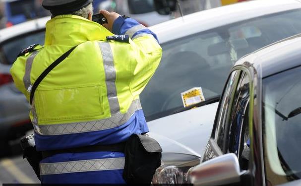 Zobacz gdzie wystawiono najwięcej mandatów za złe parkowanie