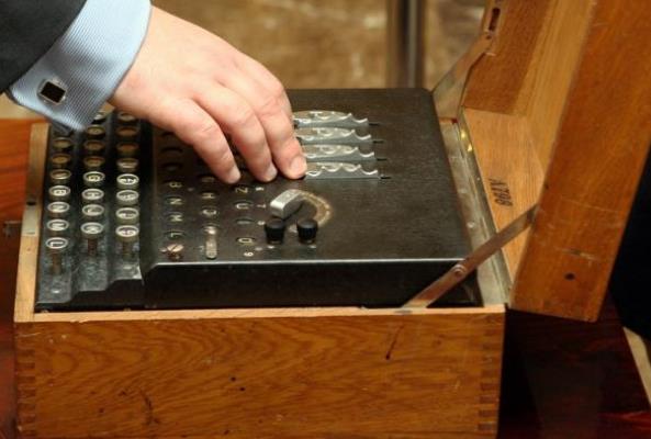 Polscy matematycy nagrodzeni za złamanie Enigmy