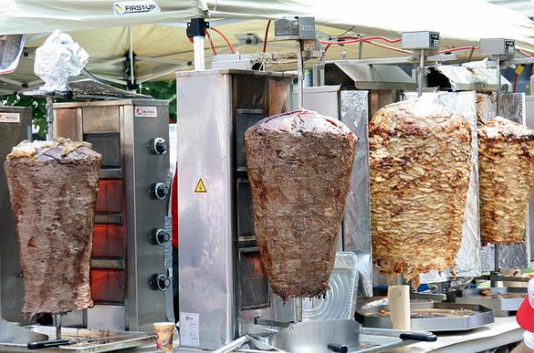 Dodają szczurze mięso do kebabów?