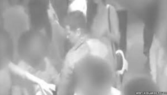 Video:Policja poszukuje  mężczyzny, który uderzył 20-latka w Players Bar