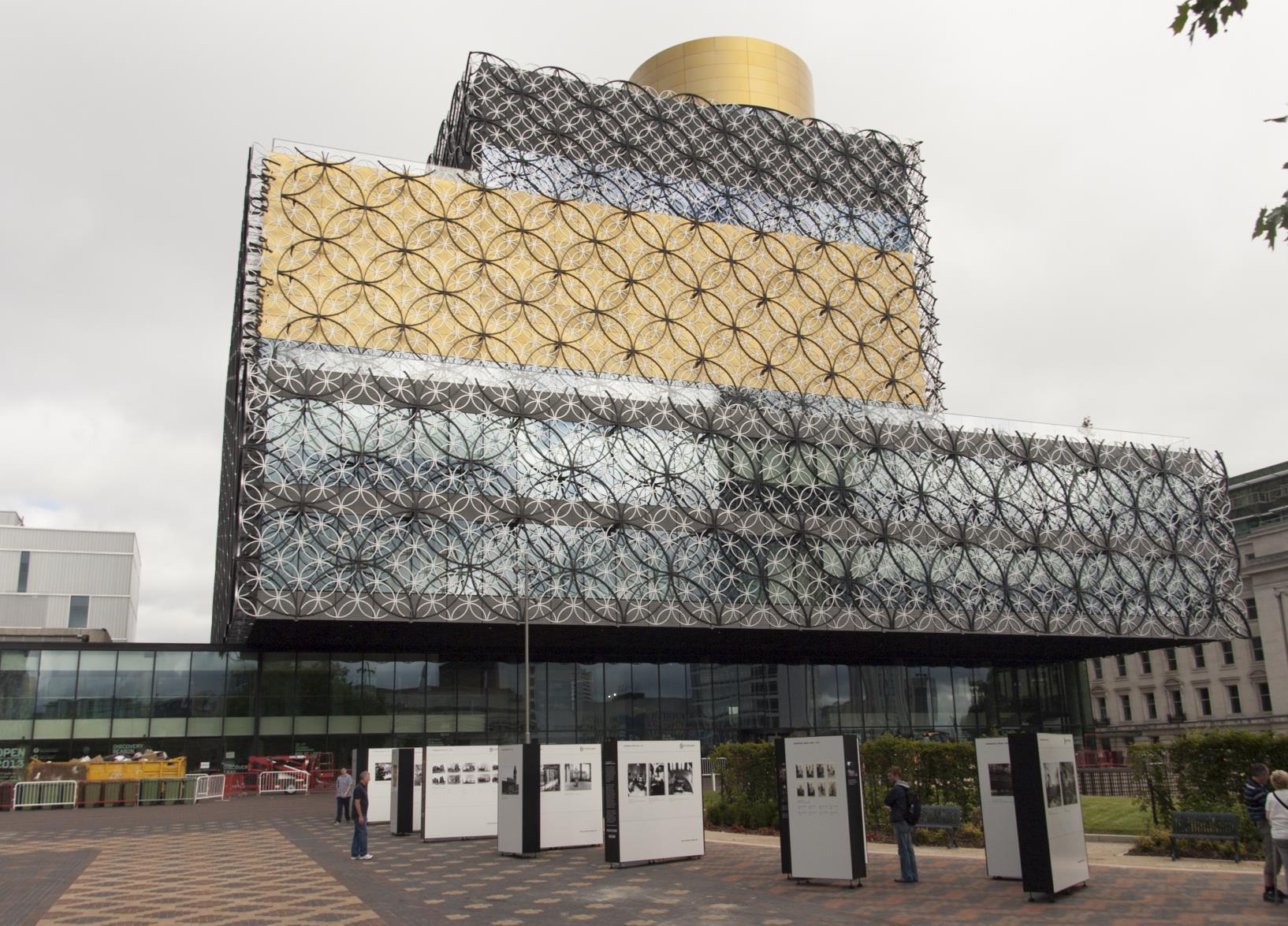 Library of Birmingham ewakuowana z powodu spadających płytek