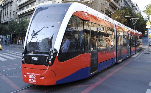 Midland Metro prezentuje pierwszy tramwaj z nowej floty za 40 mln funtów