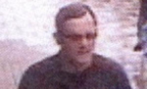 Policja ściga mężczyznę za rasistowskie obelgi