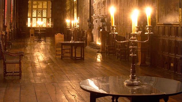 Aston Hall w blasku świec