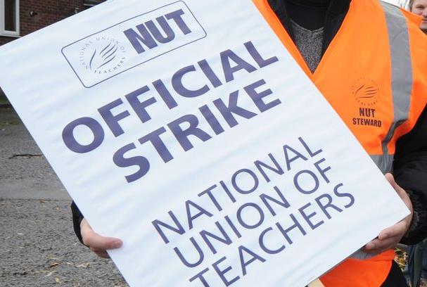 Tysiące uczniów ma dziś wolne z powodu strajku nauczycieli.