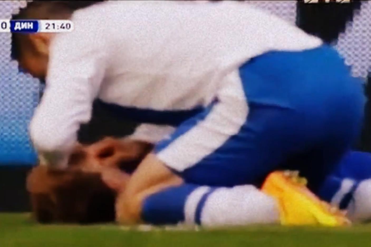 Dramatyczne zdarzenie na meczu. Piłkarz uratował życie rywalowi