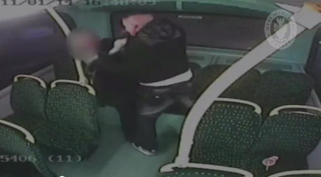 Video:Pasażer autobusu oślepiony gazem pieprzowym