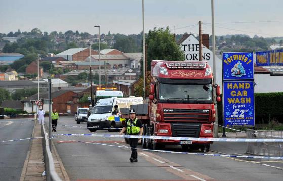 Pieszy zmarł po potrąceniu przez ciężarówkę